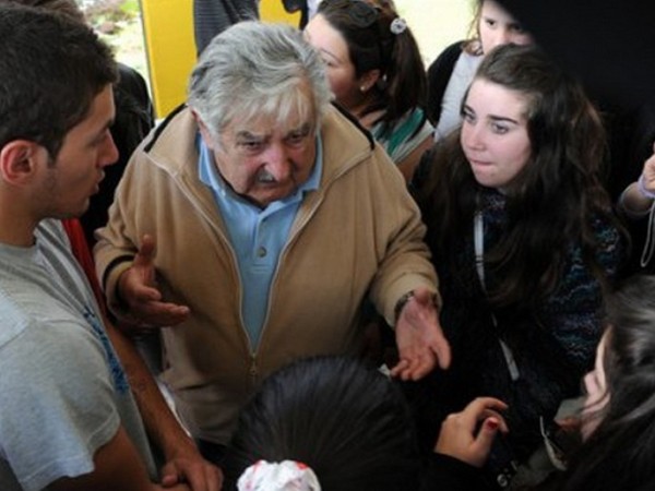 Mujica anunció que tiene un tumor en el esófago: »Seguiré militando»